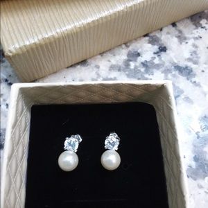 Costume pearl earrings